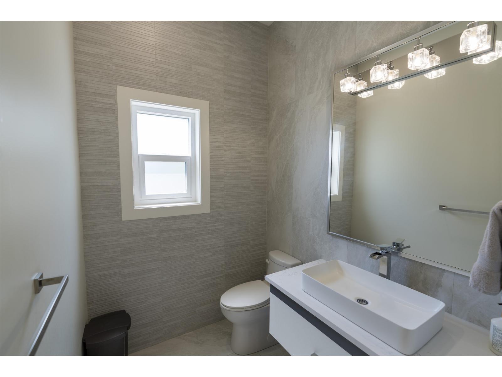 937 160b Street, Surrey, British Columbia  V4A 9A7 - Photo 6 - R3083961