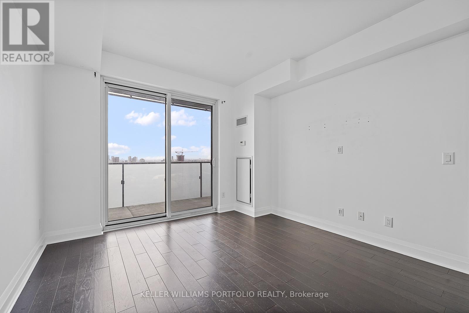 2205 - 65 St Mary Street, Toronto, Ontario  M5S 0A6 - Photo 10 - C12737416