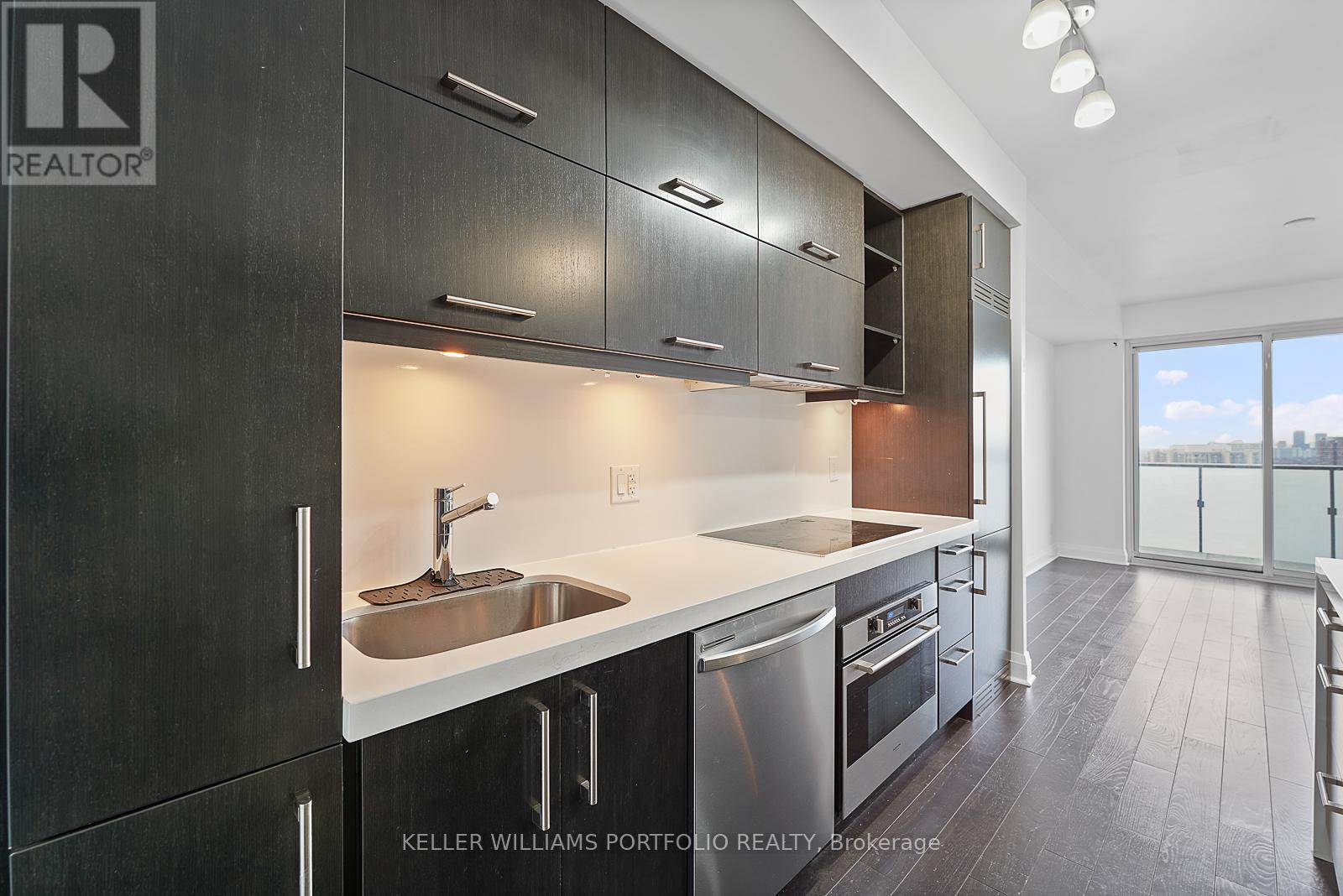 2205 - 65 St Mary Street, Toronto, Ontario  M5S 0A6 - Photo 4 - C12737416