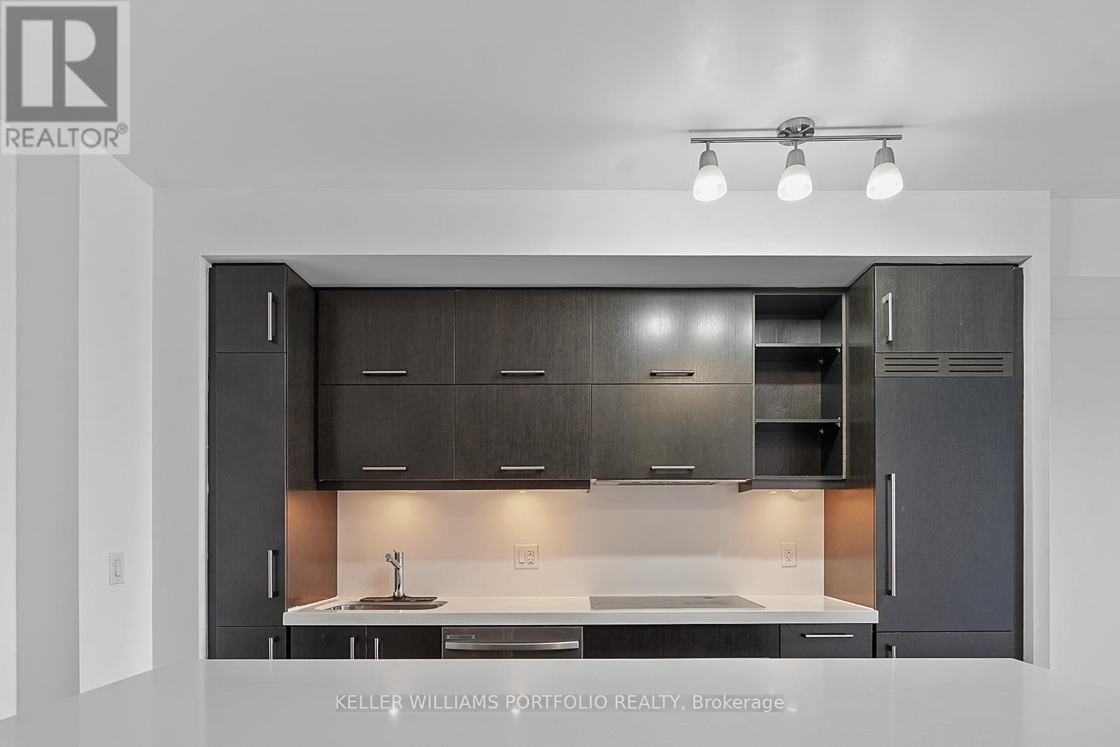 2205 - 65 St Mary Street, Toronto, Ontario  M5S 0A6 - Photo 5 - C12737416