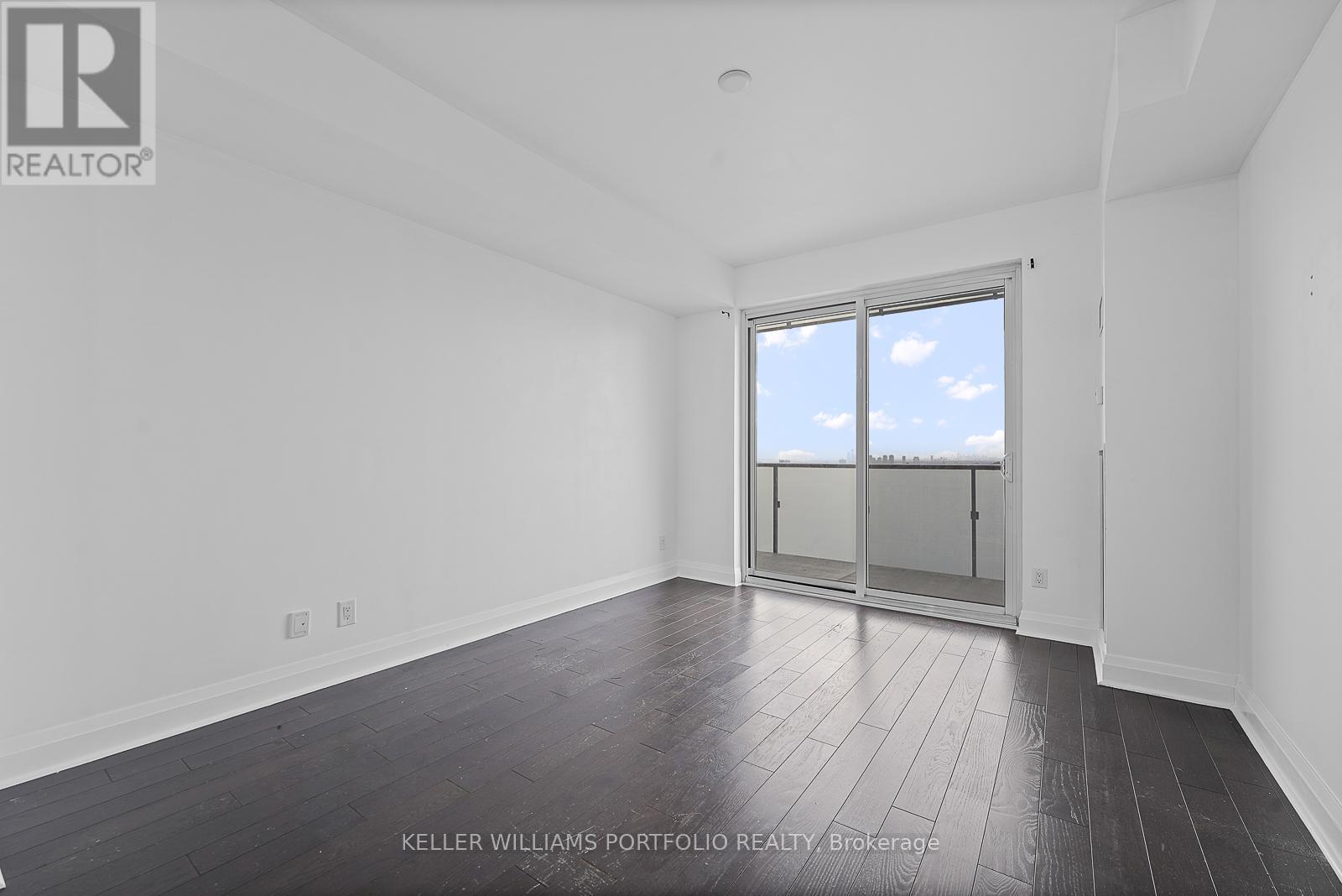 2205 - 65 St Mary Street, Toronto, Ontario  M5S 0A6 - Photo 8 - C12737416