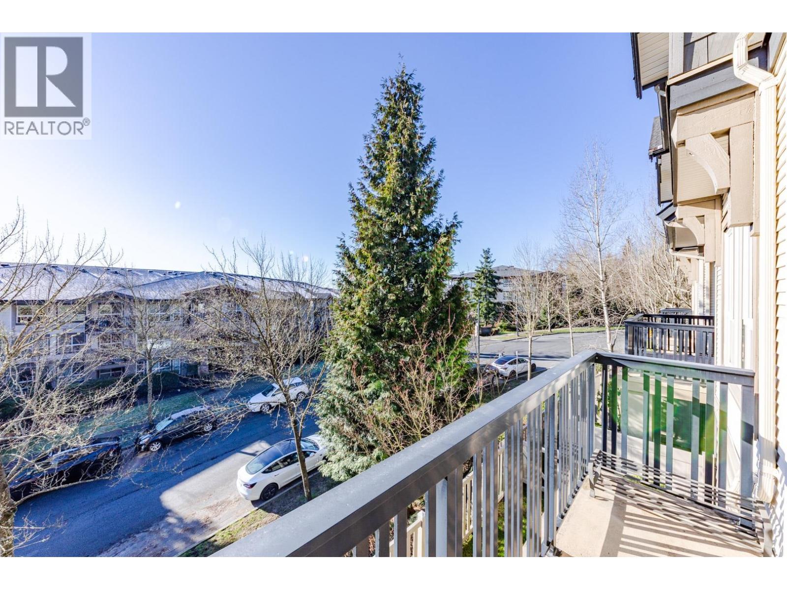 3 3065 Dayanee Springs Boulevard, Coquitlam, British Columbia  V3E 0A5 - Photo 5 - R3084116