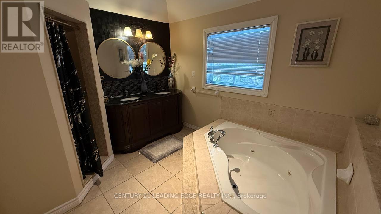 120 Hunter Street, Whitby, Ontario  L1N 2H1 - Photo 12 - E12737430