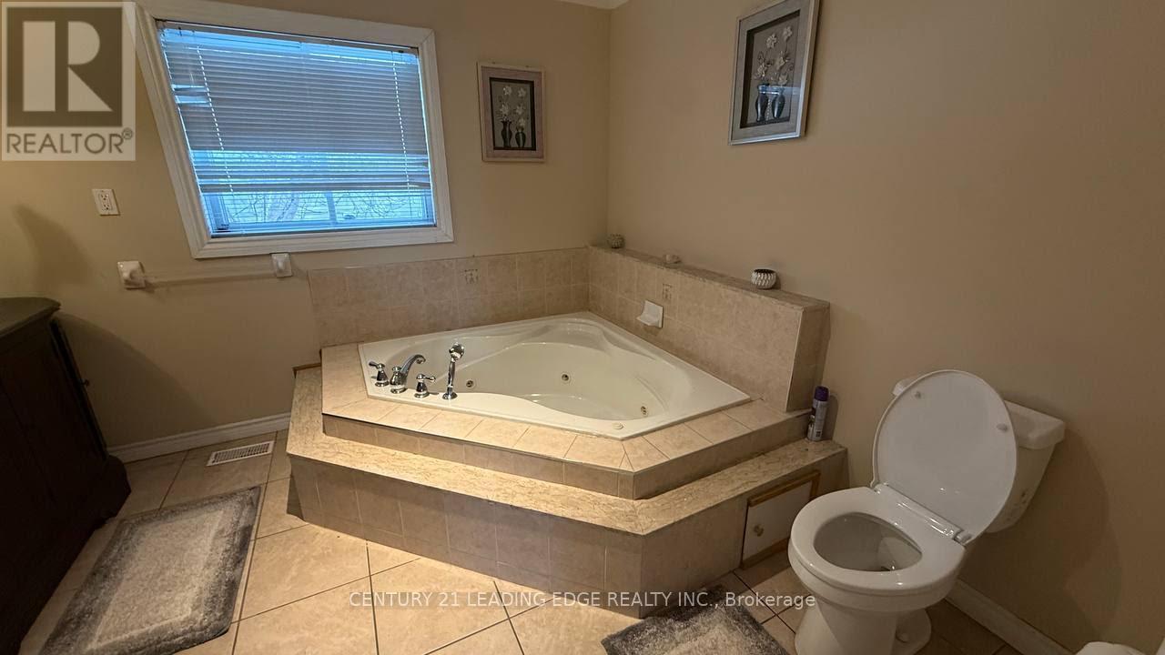 120 Hunter Street, Whitby, Ontario  L1N 2H1 - Photo 14 - E12737430