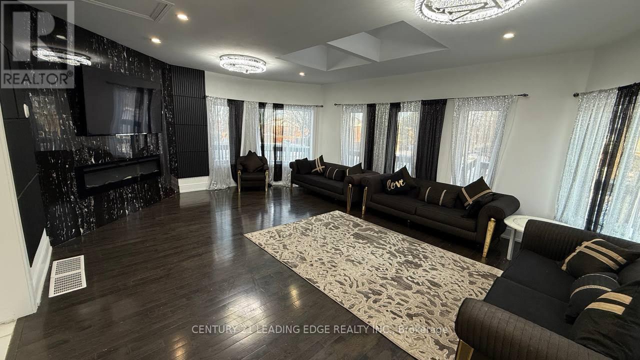 120 Hunter Street, Whitby, Ontario  L1N 2H1 - Photo 3 - E12737430