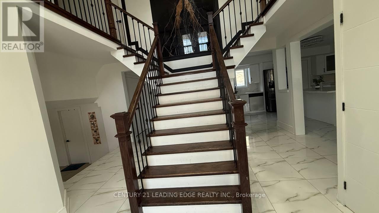 120 Hunter Street, Whitby, Ontario  L1N 2H1 - Photo 8 - E12737430