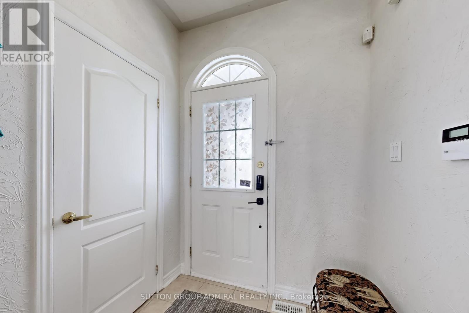 98 Dewpoint Road, Vaughan, Ontario  L4J 9E1 - Photo 5 - N12737404