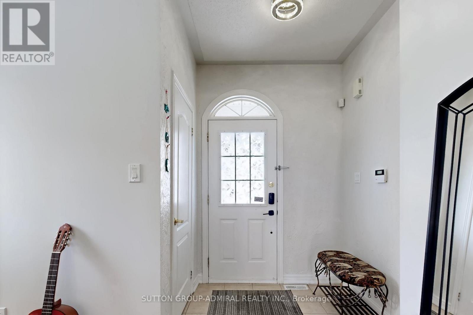 98 Dewpoint Road, Vaughan, Ontario  L4J 9E1 - Photo 6 - N12737404