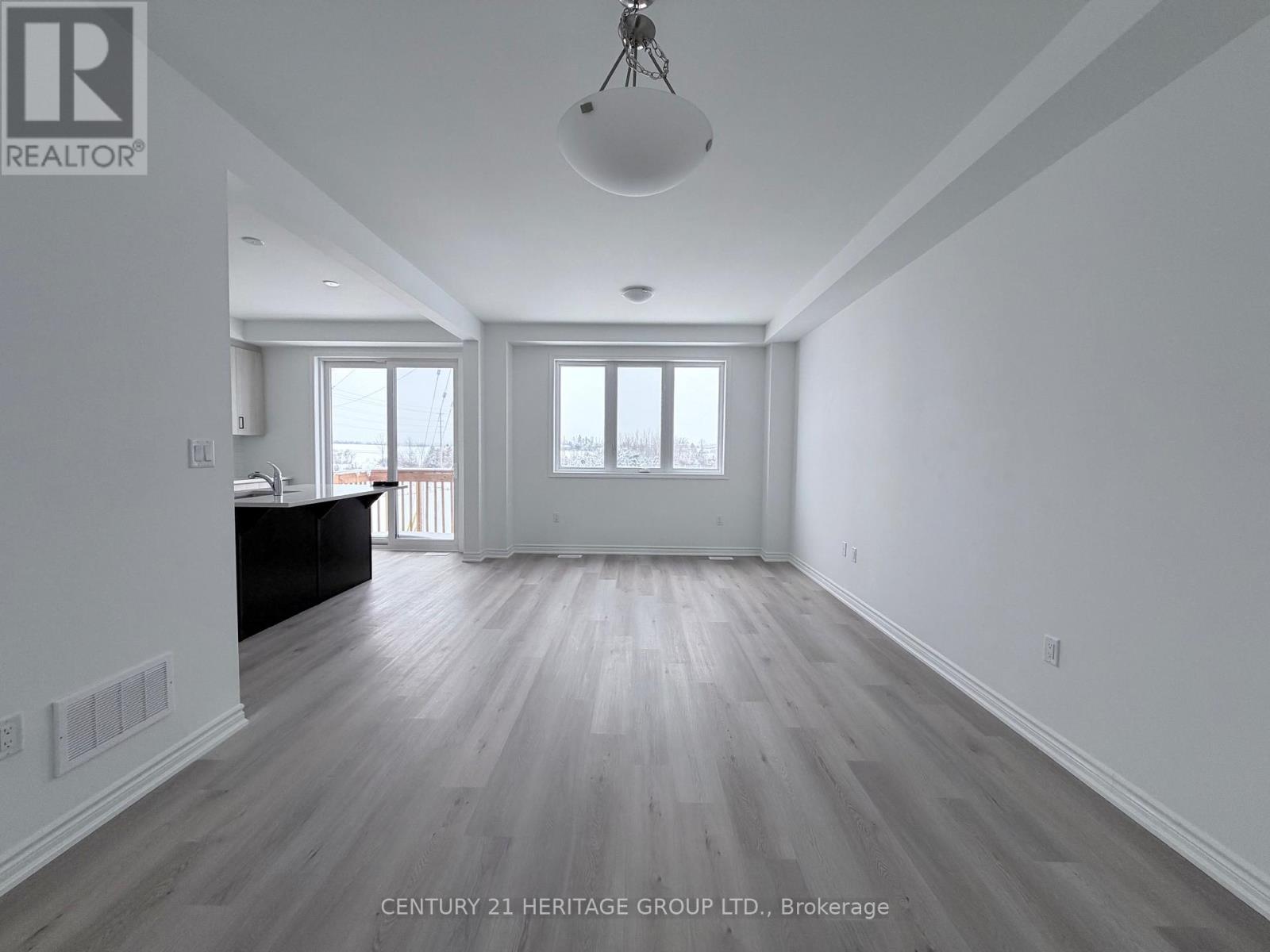 92 Vinewood Crescent, Barrie, Ontario  L9J 0B7 - Photo 3 - S12737390