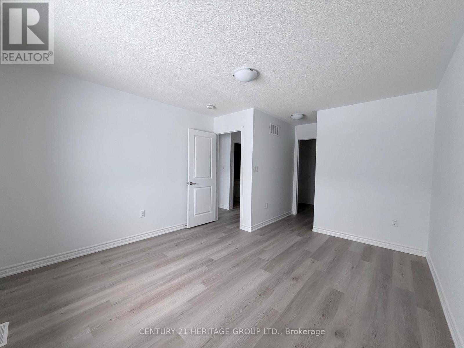 92 Vinewood Crescent, Barrie, Ontario  L9J 0B7 - Photo 7 - S12737390