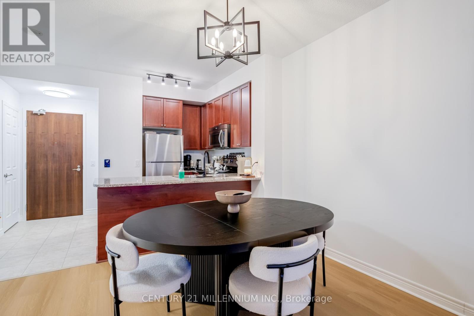 1607 - 339 Rathburn Road W, Mississauga, Ontario  L5B 0K6 - Photo 19 - W12737386