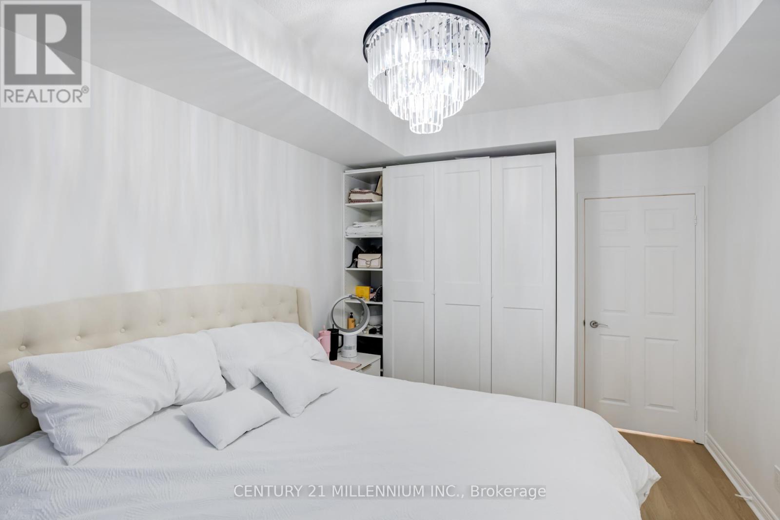 1607 - 339 Rathburn Road W, Mississauga, Ontario  L5B 0K6 - Photo 24 - W12737386