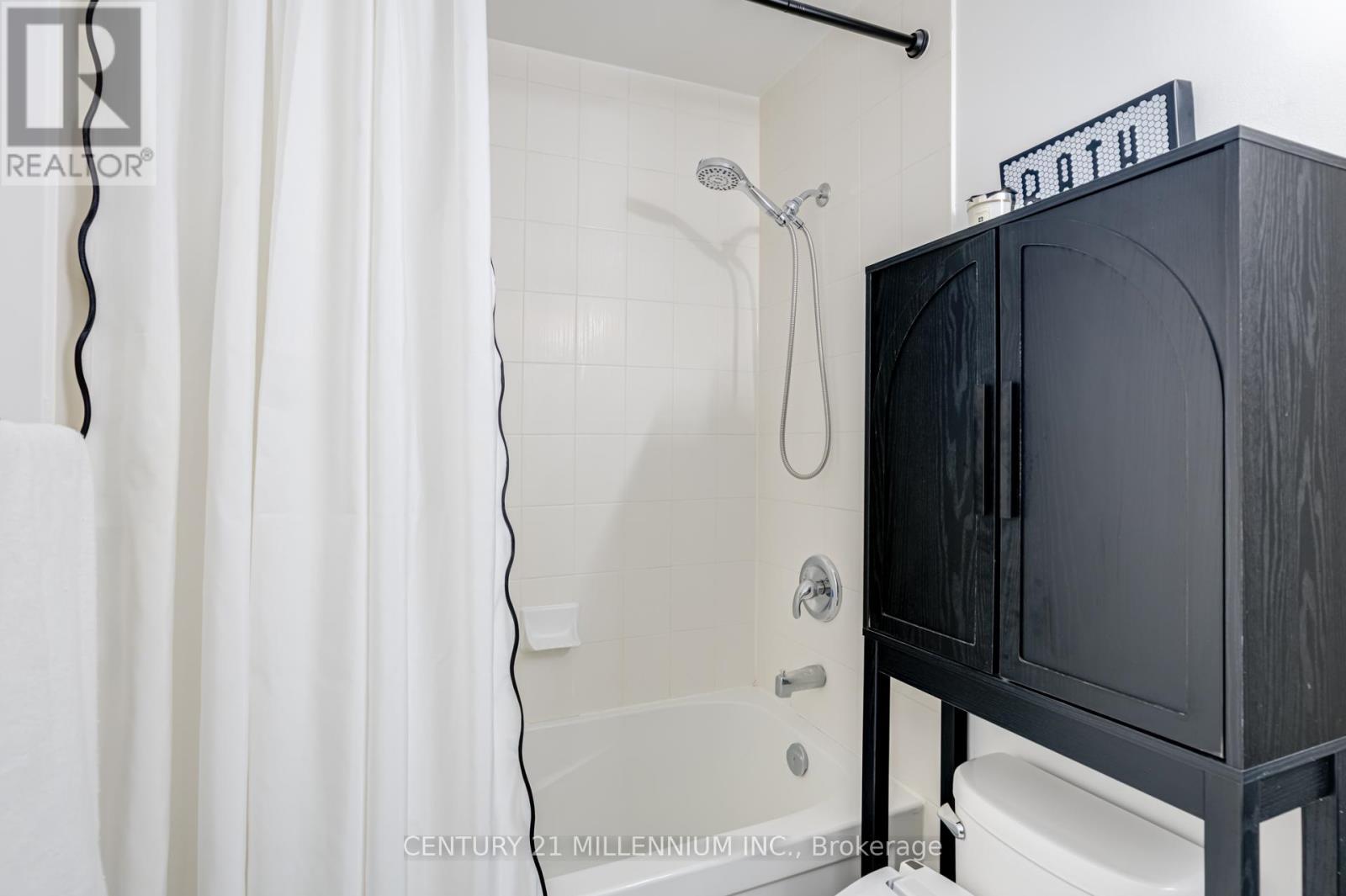 1607 - 339 Rathburn Road W, Mississauga, Ontario  L5B 0K6 - Photo 28 - W12737386