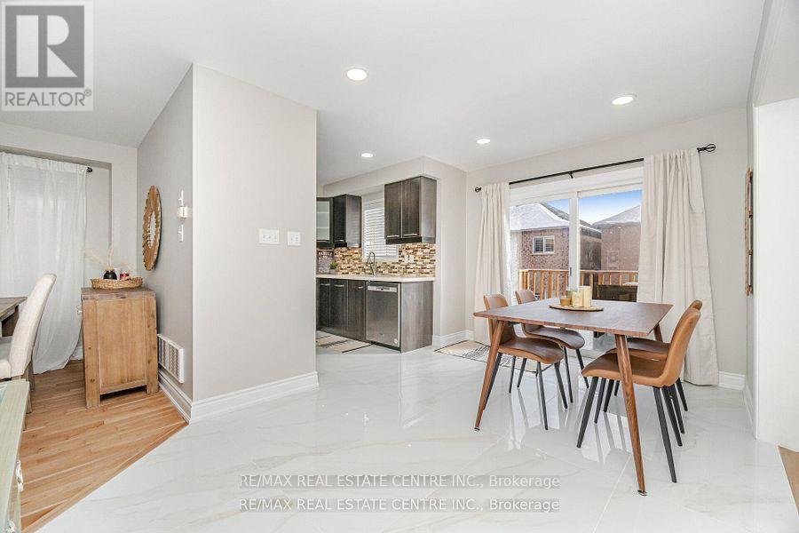 42 Sedgewick Circle, Brampton, Ontario  L7A 2P7 - Photo 13 - W12737410