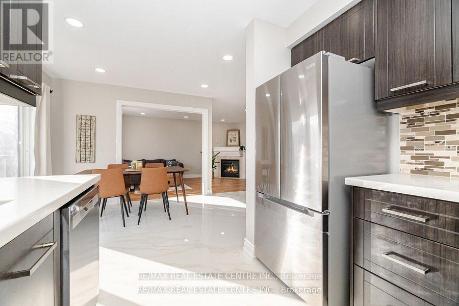 42 Sedgewick Circle, Brampton, Ontario  L7A 2P7 - Photo 16 - W12737410