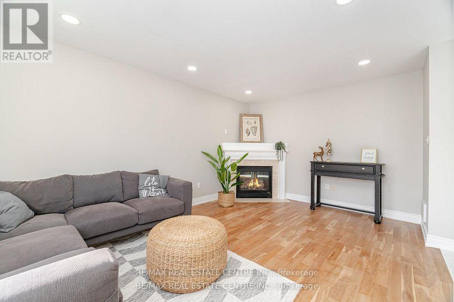 42 Sedgewick Circle, Brampton, Ontario  L7A 2P7 - Photo 18 - W12737410