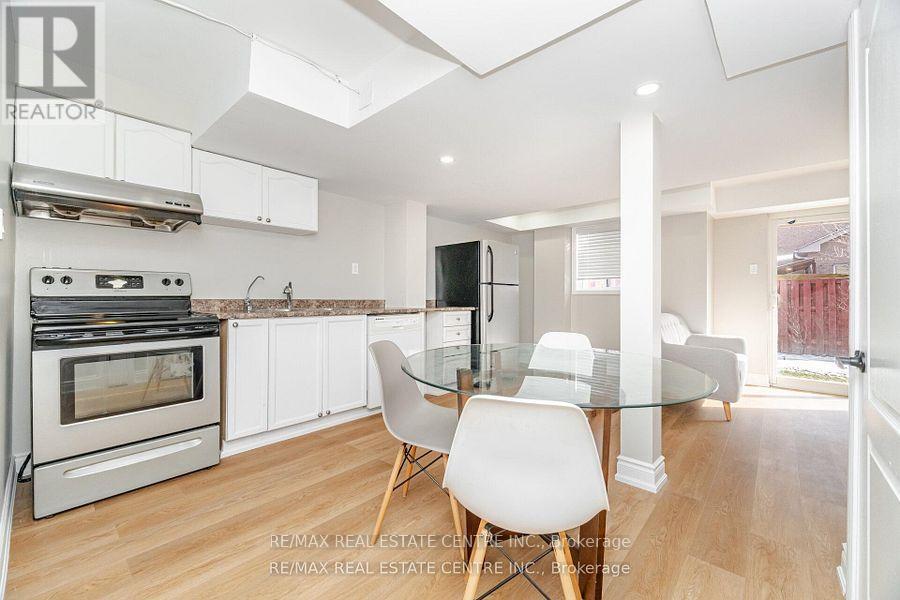 42 Sedgewick Circle, Brampton, Ontario  L7A 2P7 - Photo 32 - W12737410