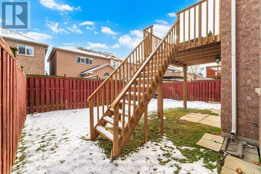 42 Sedgewick Circle, Brampton, Ontario  L7A 2P7 - Photo 47 - W12737410