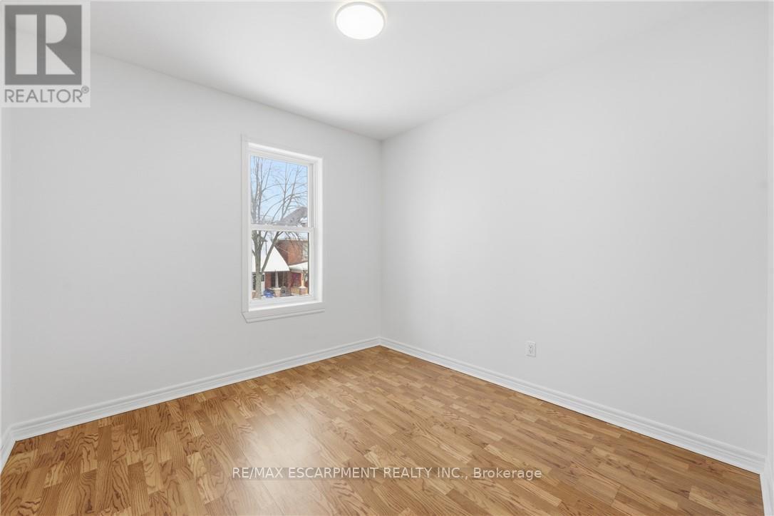 Upper - 51 Barnesdale Avenue S, Hamilton, Ontario  L8M 2V3 - Photo 14 - X12737394