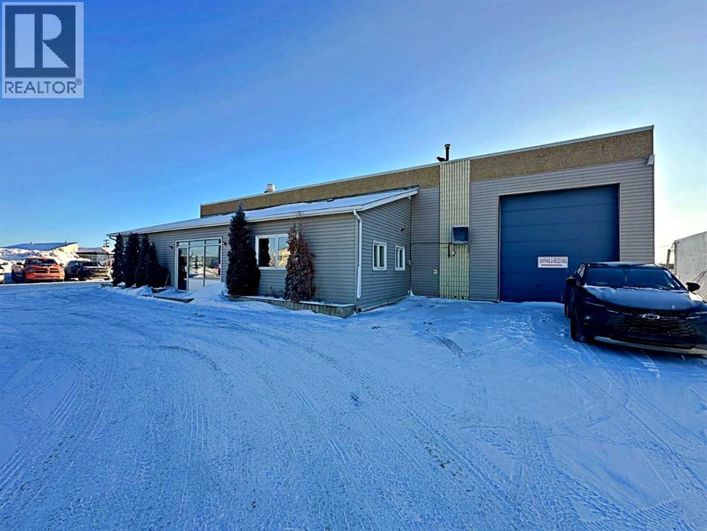 145 Macdonald Crescent, Fort Mcmurray, Alberta  T9H 4B3 - Photo 3 - A2281191