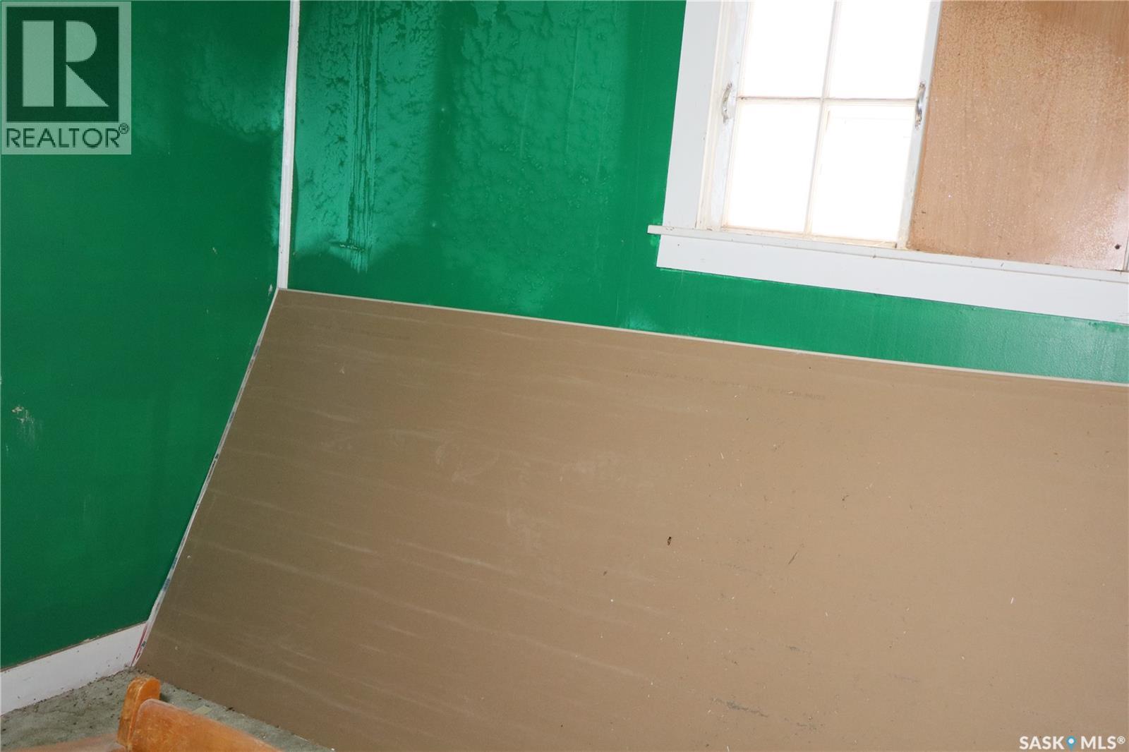 311 2nd Avenue W, Assiniboia, Saskatchewan  S0H 0B0 - Photo 11 - SK027444