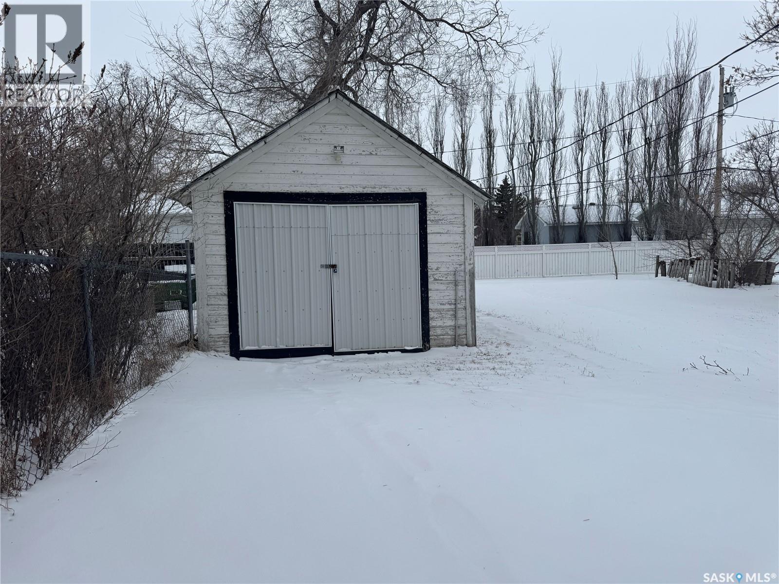 311 2nd Avenue W, Assiniboia, Saskatchewan  S0H 0B0 - Photo 3 - SK027444