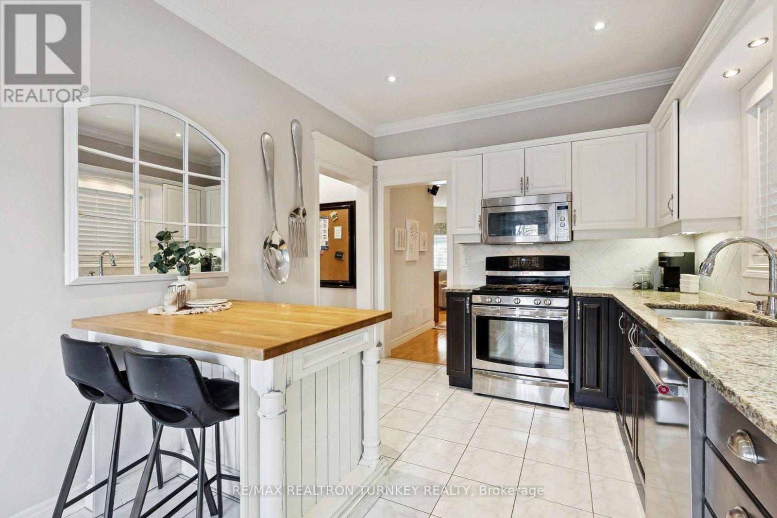 407 Seneca Court, Newmarket, Ontario  L3X 2C8 - Photo 17 - N12735918