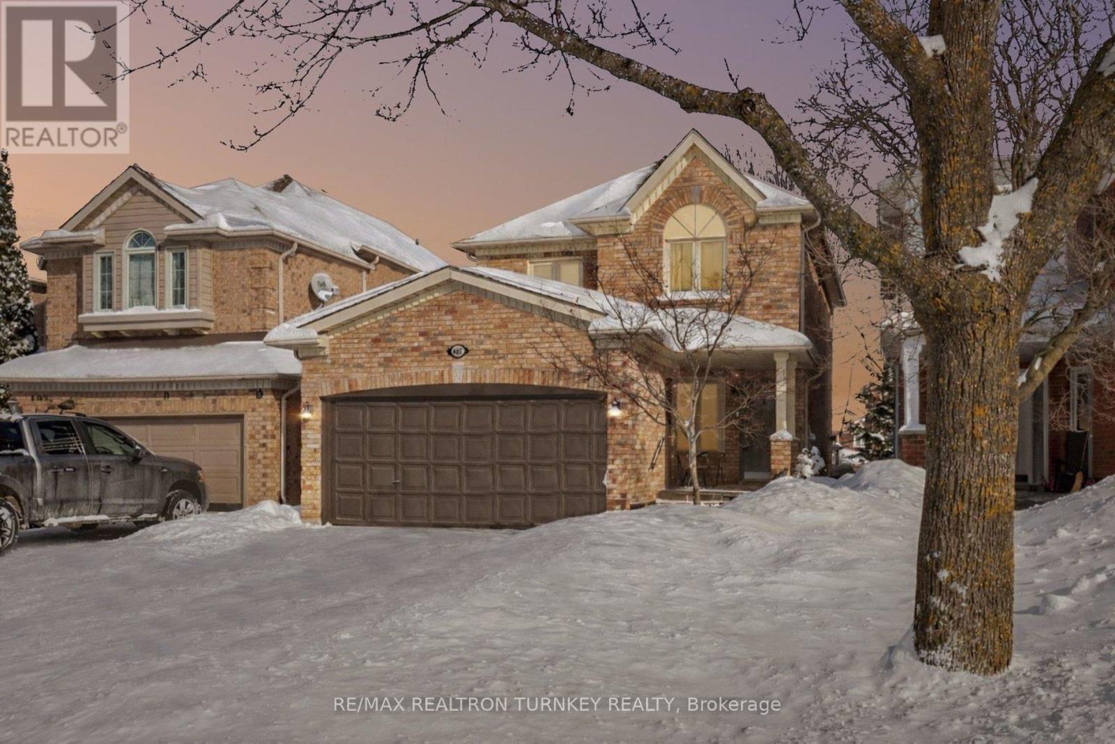 407 Seneca Court, Newmarket, Ontario  L3X 2C8 - Photo 2 - N12735918