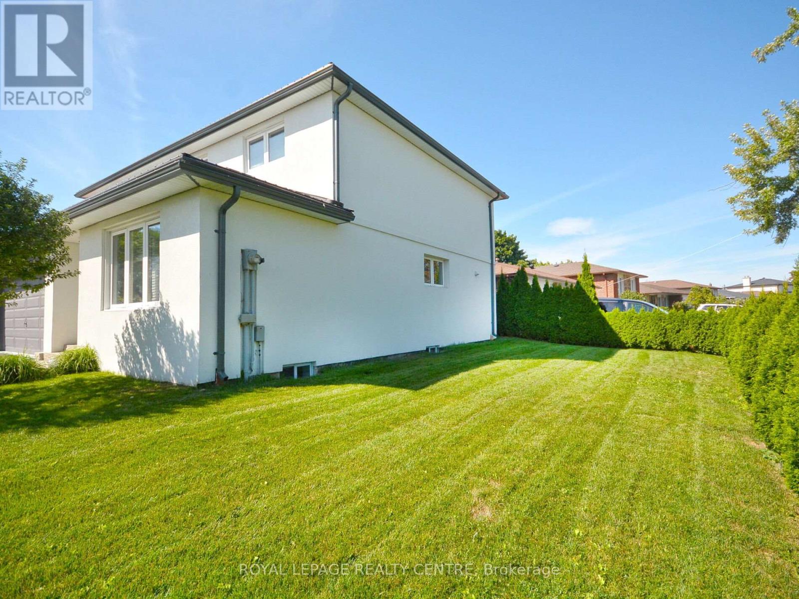 2503 Palisander Avenue, Mississauga, Ontario  L5B 2N4 - Photo 2 - W12733462