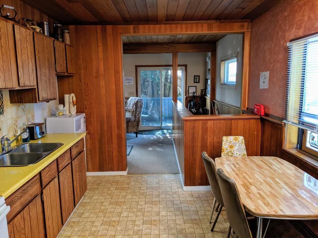 14737 Gordon Avenue, White Rock, British Columbia  V4B 2A6 - Photo 8 - R3083842