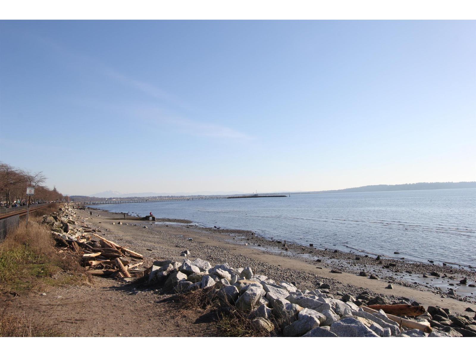 14737 Gordon Avenue, White Rock, British Columbia  V4B 2A6 - Photo 17 - R3083842