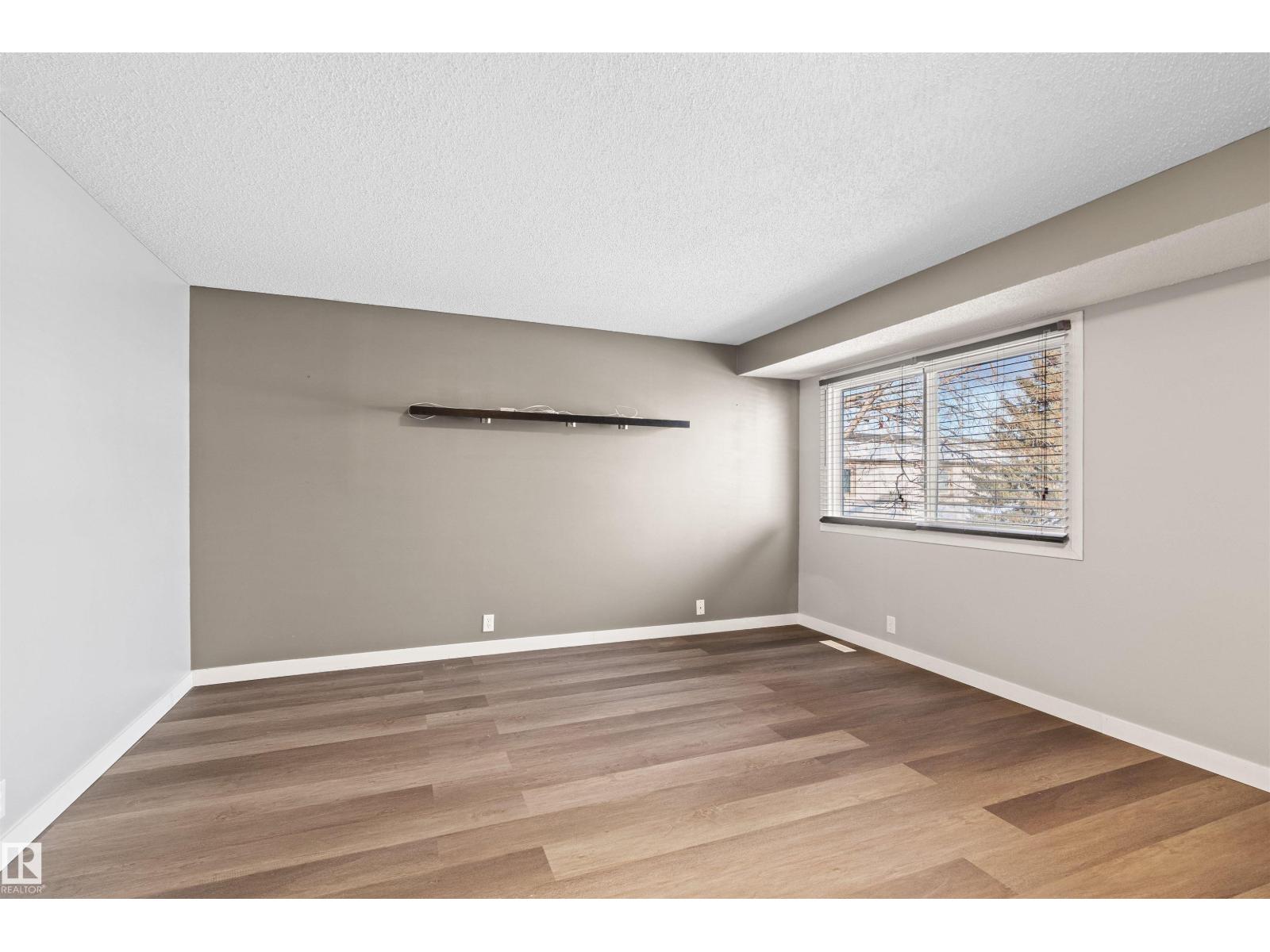 4769 35 Av Nw, Edmonton, Alberta  T6L 3P8 - Photo 9 - E4470767