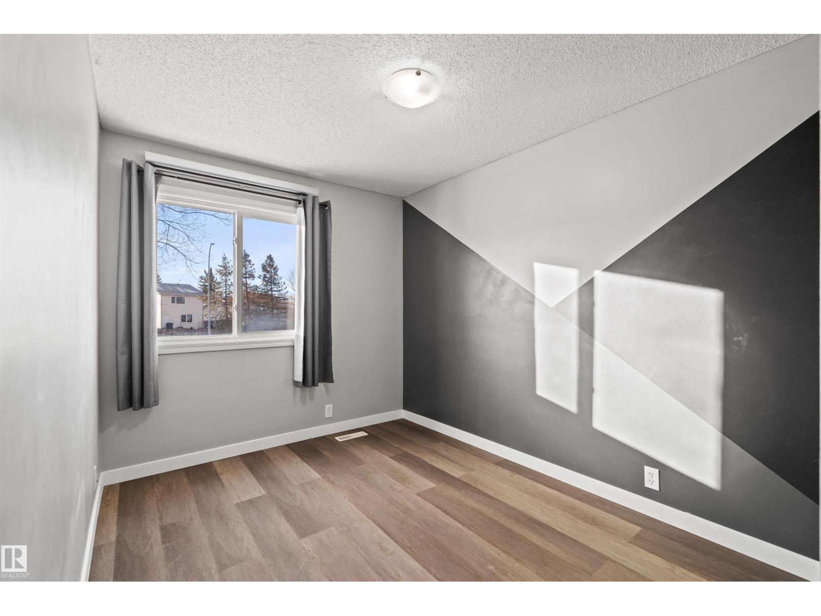 4769 35 Av Nw, Edmonton, Alberta  T6L 3P8 - Photo 11 - E4470767