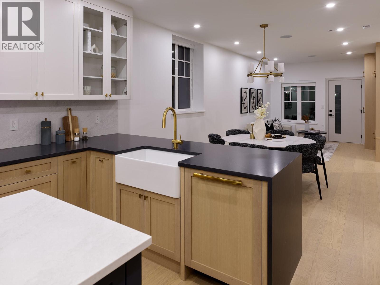 2540 Grant Street, Vancouver, British Columbia  V5K 3G7 - Photo 6 - R3084295