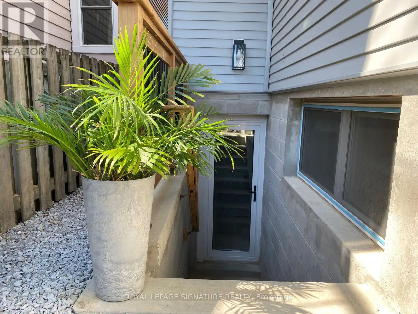 Lower - 9 Hazelwood Avenue, Toronto, Ontario  M4J 1K4 - Photo 10 - E12735538