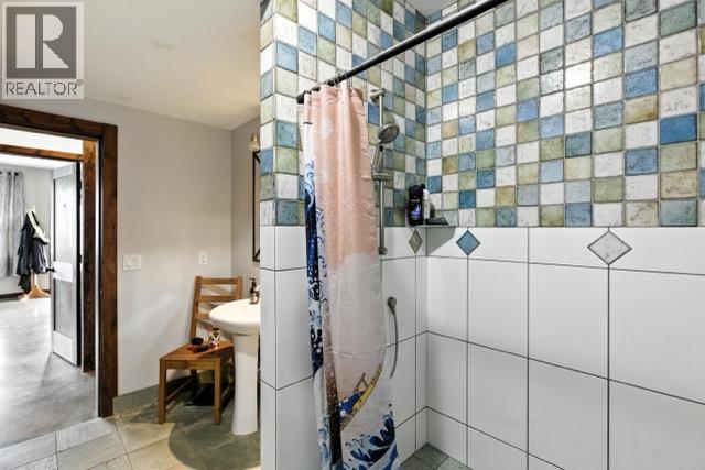 4377 Shuswap Road, Kamloops, British Columbia  V0E 2P0 - Photo 41 - 10374060