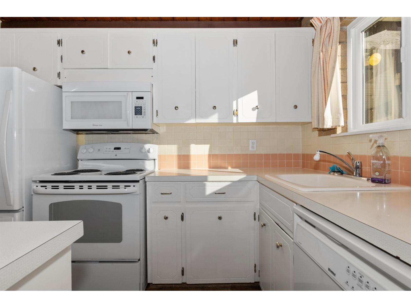 560 Wardle Street, Hope, Hope, British Columbia  V0X 1L0 - Photo 7 - R3084405