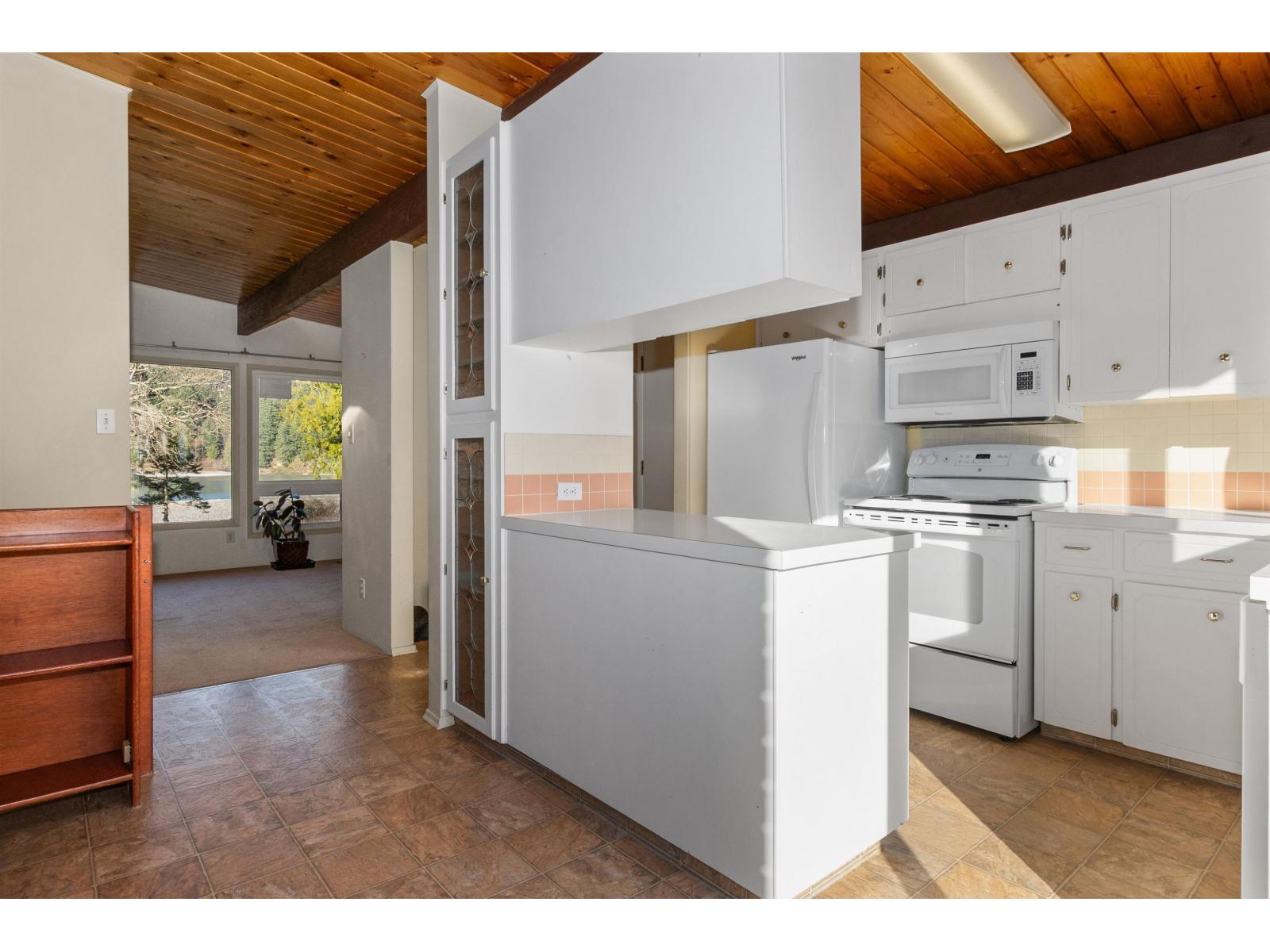 560 Wardle Street, Hope, Hope, British Columbia  V0X 1L0 - Photo 8 - R3084405