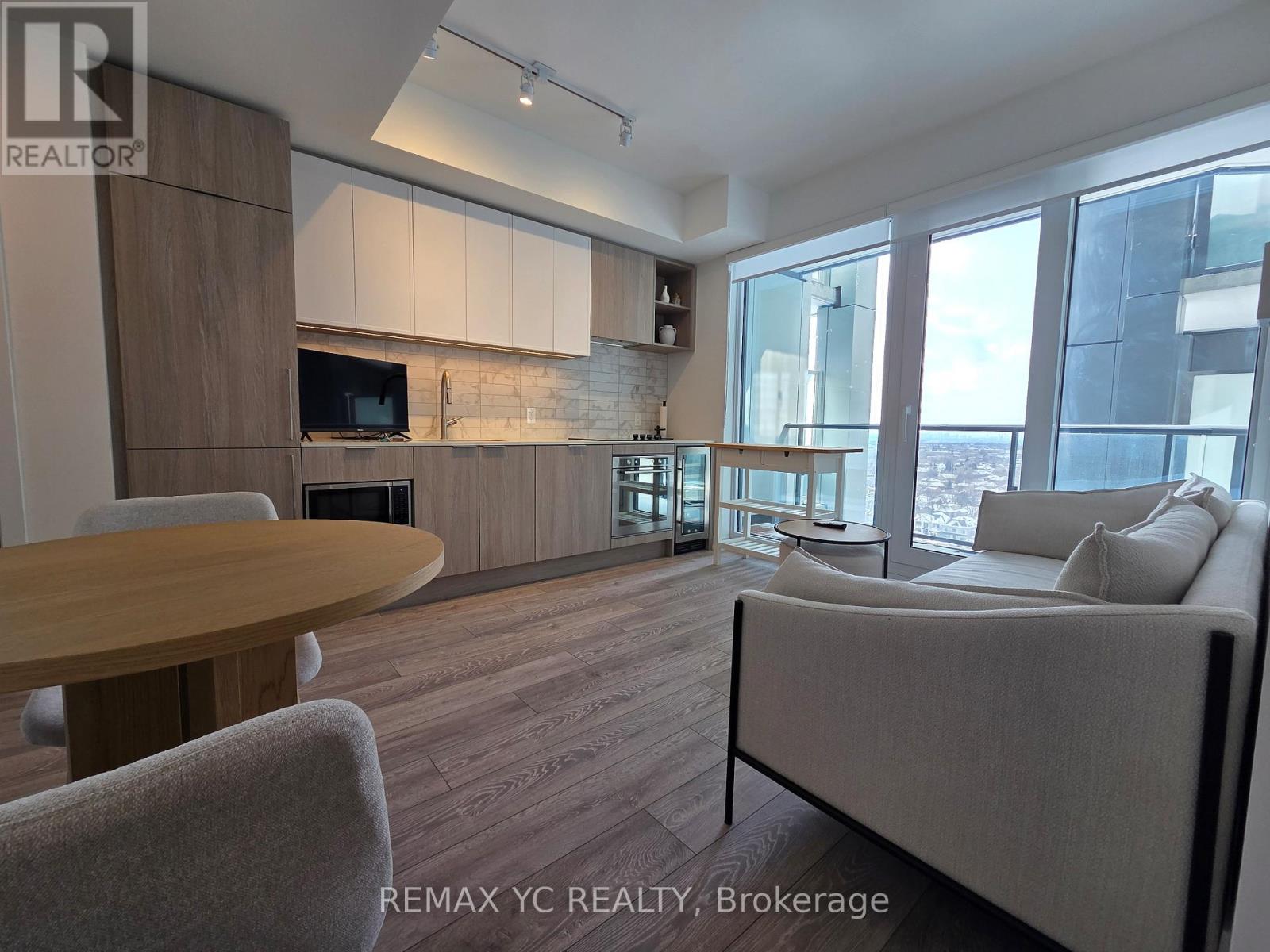 1722 - 2020 BATHURST STREET, Toronto, Ontario