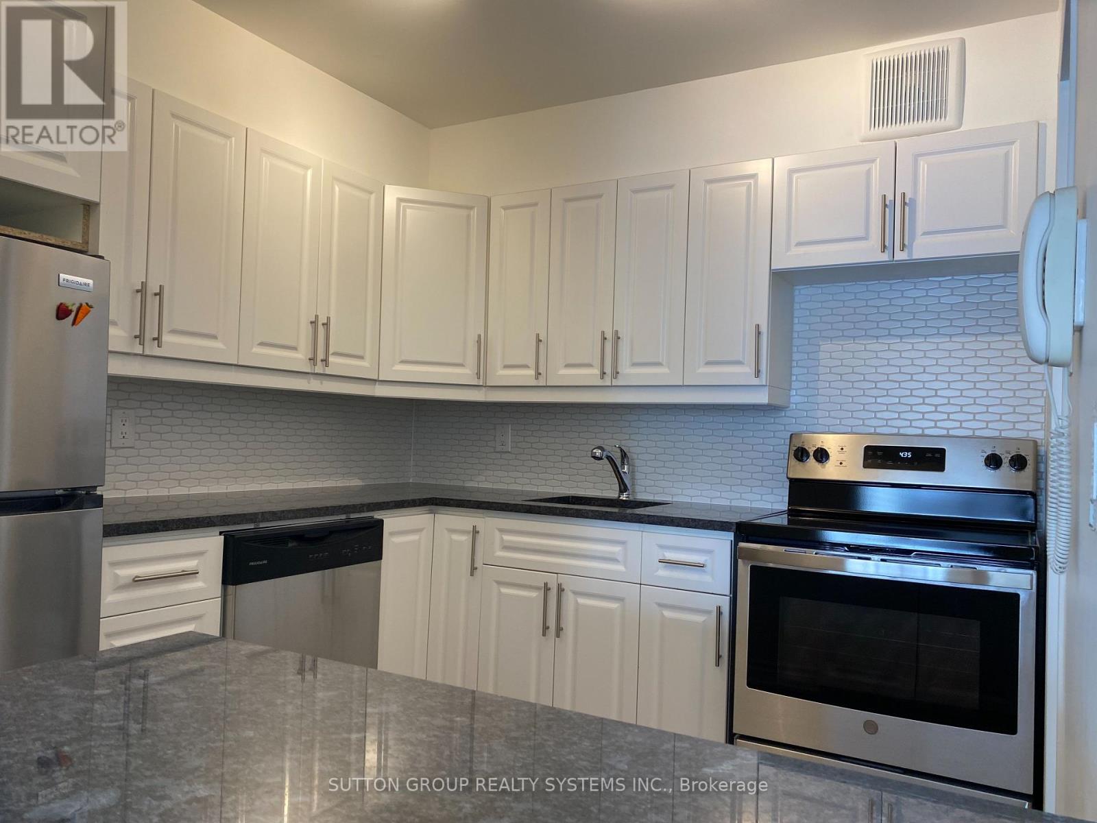 215e - 30 Fashion Roseway, Toronto, Ontario  M2N 6B4 - Photo 2 - C12737490