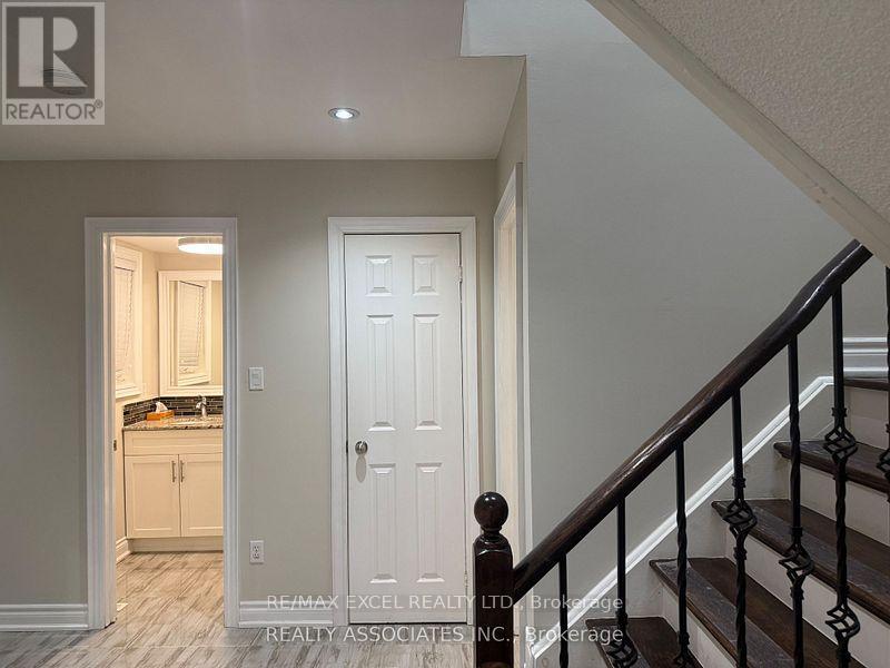 Main - 187 Shepton Way, Toronto, Ontario  M1V 5N4 - Photo 3 - E12737494