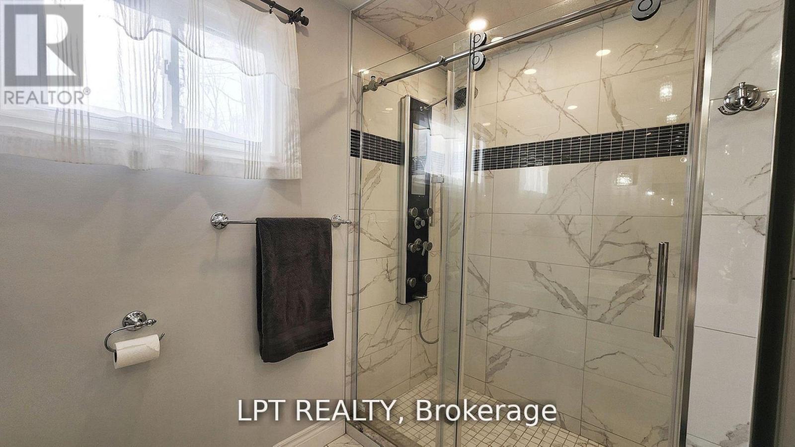 48 Maplehurst Crescent, Barrie, Ontario  L4M 4X2 - Photo 15 - S12737442