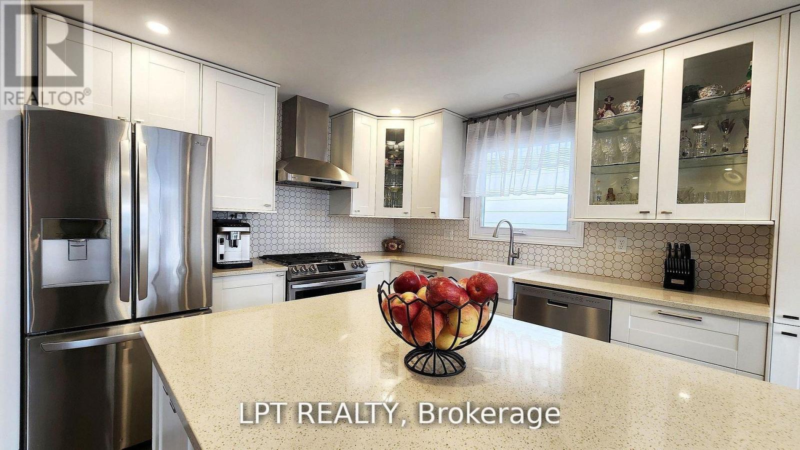 48 Maplehurst Crescent, Barrie, Ontario  L4M 4X2 - Photo 8 - S12737442