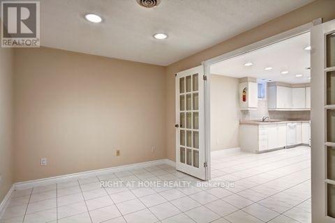 1579 Ogden Avenue E, Mississauga, Ontario  L5E 2H9 - Photo 9 - W12737460