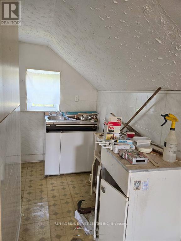 4689 Crysler Avenue, Niagara Falls, Ontario  L2E 3V7 - Photo 13 - X12737482