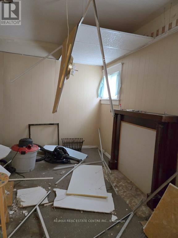 4689 Crysler Avenue, Niagara Falls, Ontario  L2E 3V7 - Photo 9 - X12737482