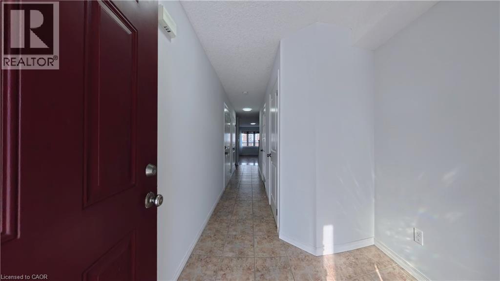 919 Zeller Crescent, Kitchener, Ontario  N2A 0C7 - Photo 2 - 40800784