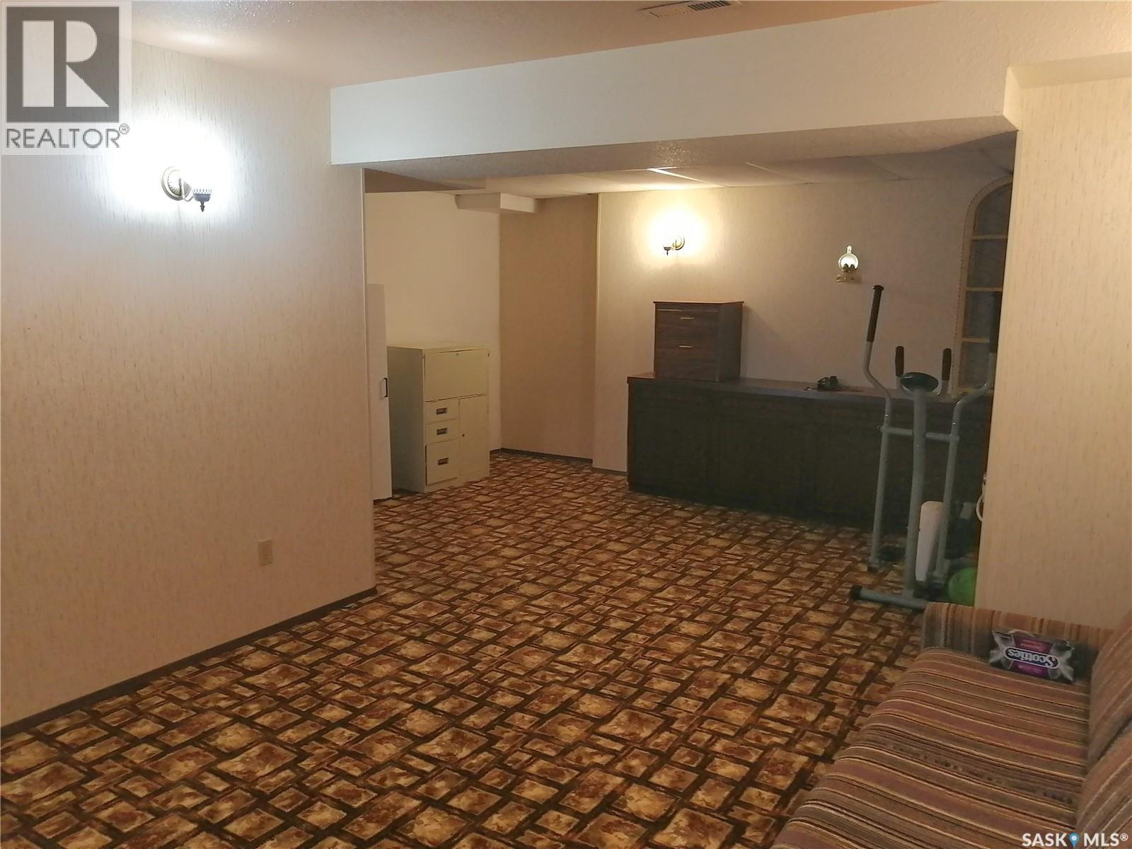 144 2nd Street W, Ponteix, Saskatchewan  S0N 1Z0 - Photo 12 - SK027577