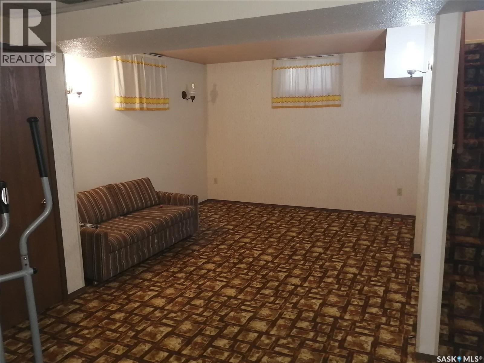 144 2nd Street W, Ponteix, Saskatchewan  S0N 1Z0 - Photo 13 - SK027577