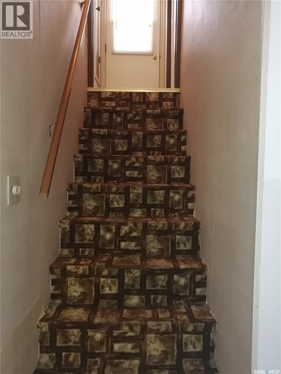 144 2nd Street W, Ponteix, Saskatchewan  S0N 1Z0 - Photo 14 - SK027577